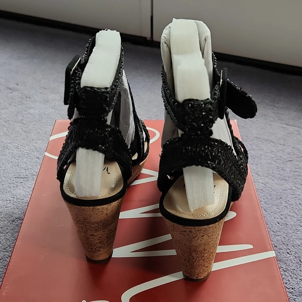 Impo cork and straw platform sandals.  Size 8. New without tags - Picture 4 of 4